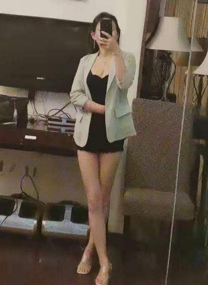 天河区肉感少妇 第1张